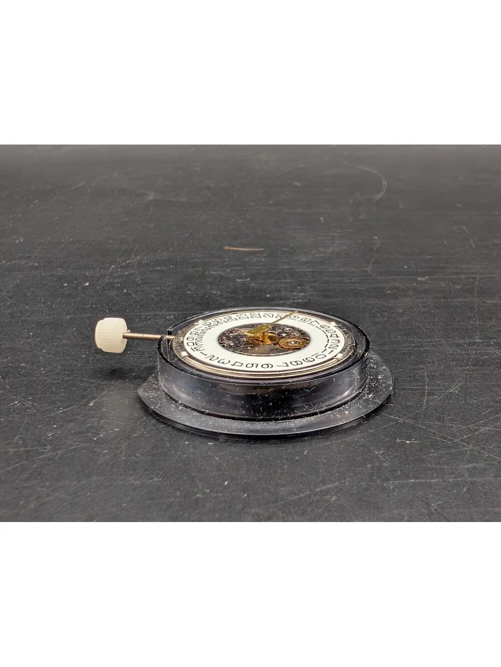 Vintage Quartz Watch Movement with Date Wheel Stem Hands Repair Untested